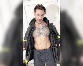 Andy Lee aka andyleexxx - 01-05-2022 OnlyFans Video - Say hello to newest member of team Andy