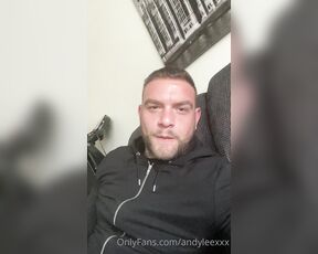 Andy Lee aka andyleexxx - 07-03-2020 OnlyFans Video - Whos going to join me and wank off with me in 2hrs time Thats 9pm uk