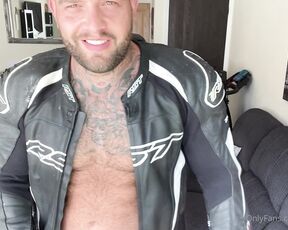 Andy Lee aka andyleexxx - 07-29-2020 OnlyFans Video - Badboy in leathers