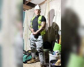 Andy Lee aka andyleexxx - 06-13-2020 OnlyFans Video - Time to get the hammer drill out