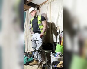 Andy Lee aka andyleexxx - 06-13-2020 OnlyFans Video - Time to get the hammer drill out