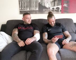 Andy Lee aka andyleexxx - 09-11-2020 OnlyFans Video - My dad walked in on me amp my mate Big Harry