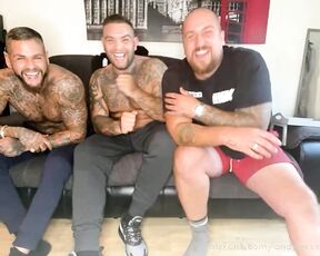 Andy Lee aka andyleexxx - 10-01-2020 OnlyFans Video - Live fun with the lads  Team Andy_1d5d