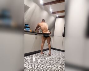 Alejandro Petit aka alejandropetitoficial - 07-08-2024 OnlyFans Video - Con mucho sueño y ese pana activo aun Como lo calmo