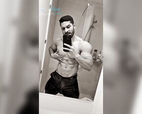 Alejandro Petit aka alejandropetitoficial - 08-20-2024 OnlyFans Video - En cuero