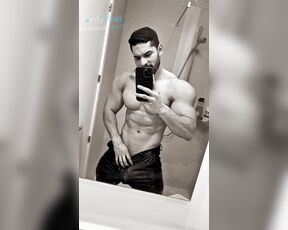 Alejandro Petit aka alejandropetitoficial - 08-20-2024 OnlyFans Video - En cuero