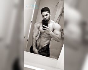 Alejandro Petit aka alejandropetitoficial - 08-20-2024 OnlyFans Video - En cuero