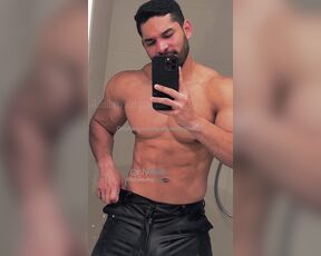 Alejandro Petit aka alejandropetitoficial - 08-19-2024 OnlyFans Video - Les gusta el cuero