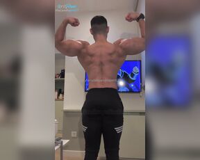 Alejandro Petit aka alejandropetitoficial - 11-08-2024 OnlyFans Video - Subiendo la temperatura