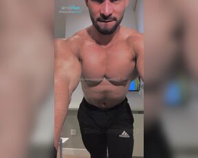 Alejandro Petit aka alejandropetitoficial - 11-08-2024 OnlyFans Video - Subiendo la temperatura