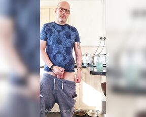 Dorset gay guy aka bournemouthgayguy - 08-26-2021 OnlyFans Video - Got bored working from home