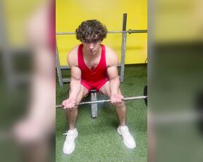 TwunkieRay aka twunkier - 06-21-2023 OnlyFans Video - Workout In this video Im working out my forearm, by only moving by wrist