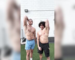 TwunkieRay aka twunkier - 11-29-2024 OnlyFans Video - Me and my straight gym bro cmschse had sweaty gym session what should we do next