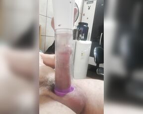 TimanPowerXX aka tpowerx - 12-16-2019 OnlyFans Video - Estou usando essa bomba é uma delicia sentir o pau ficar maior e maior