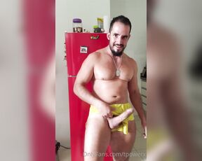 TimanPowerXX aka tpowerx - 05-05-2021 OnlyFans Video - Olha como é grosso, comparando com uma lata de cerveja