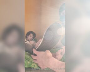 Matteo aka fillme_wfeet - 01-16-2025 OnlyFans Video - old videos of the first time I worshiped CurlyGod as you can see, his feet stank_v3rh