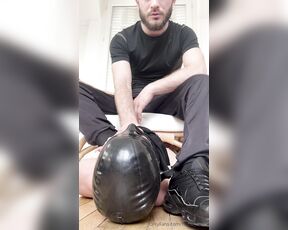 Matteo aka fillme_wfeet - 05-18-2024 OnlyFans Video - What a captivating human being personne_public is His presence alone is hypnotic but if you combine