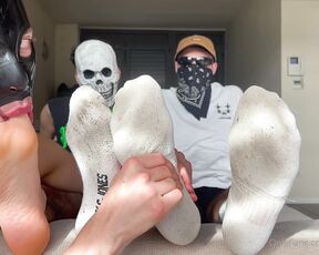 Matteo aka fillme_wfeet - 07-12-2024 OnlyFans Video - You cant imagine how much that room stank when they both took their shoes off