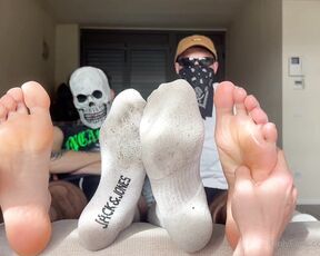 Matteo aka fillme_wfeet - 07-12-2024 OnlyFans Video - You cant imagine how much that room stank when they both took their shoes off