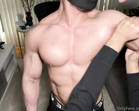 Jaylee6767 aka jaylee6767collection - 01-30-2023 OnlyFans Video - Sub Maple takes my dress shirt off and worships my pecs