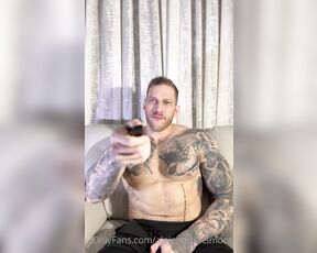 Alejandro Belmont aka alejandrobelmont - 12-03-2022 OnlyFans Video - Late night watching porn