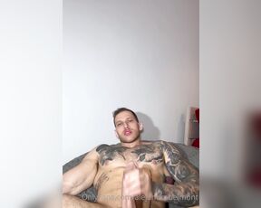 Alejandro Belmont aka alejandrobelmont - 04-11-2023 OnlyFans Video - Horny night juicing my horse cock