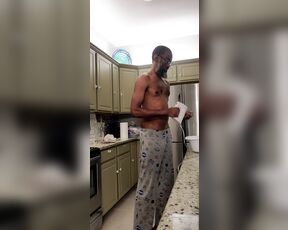 Dexter Collins aka dextercollins33 - 06-08-2021 OnlyFans Video - Cleaning up the kitchen