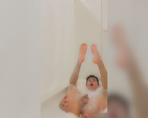 Basicflxp aka basicflxp - 03-14-2024 OnlyFans Video - Taking a hot bubble  bath  and I just coudnt help myself on fingering my