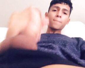 Basicflxp aka basicflxp - 09-11-2019 OnlyFans Video - Heres a different view  Keep tapping those hearts  if you want to see more