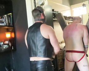 Kristofer Weston aka kristoferweston - 12-17-2020 OnlyFans Video - Applying a flogger to BlueBailey with a sunburnt back