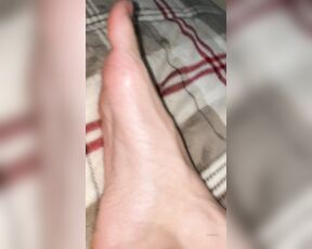 Bryan Silva aka bryansilva OnlyFans - Like if you have a foot fetish Lots of dirty talk in this