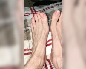 Bryan Silva aka bryansilva OnlyFans - Like if you have a foot fetish Lots of dirty talk in this