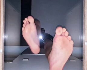 Footpigcrusher aka footpigcrusher OnlyFans - Underglass POV  stepping barefoot on the glass plate