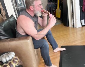 Kristofer Weston aka kristoferweston - 02-02-2023 OnlyFans Video - Dad bully alert When nikkiviolanti shows up wearing a skirt, KristoferWeston is disgusted and goes full