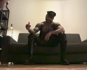 Kristofer Weston aka kristoferweston - 03-10-2023 OnlyFans Video - I had the honor to lick the boots of furrystudzone my first night in Antwerp before