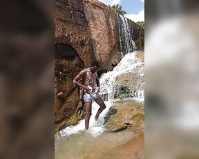 Real nasty 254 aka realnasty254 - 01-01-2025 OnlyFans Video - You wanna join my river shower