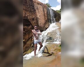 Real nasty 254 aka realnasty254 - 01-01-2025 OnlyFans Video - You wanna join my river shower