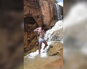 Real nasty 254 aka realnasty254 - 01-01-2025 OnlyFans Video - You wanna join my river shower