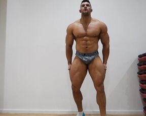 Nath_wyld aka nath_wyld - 08-06-2018 OnlyFans Video - Happy Monday  So for all you muscle worshipers that love this Did some posing today