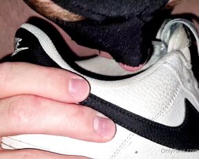 Footpigcrusher aka footpigcrusher OnlyFans - Close up Smelly socks sniffing on the table  I love it when subs wear hot sneaks