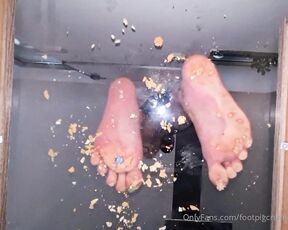 Footpigcrusher aka footpigcrusher OnlyFans - Underglass crushing crunchy stuff, barefoot What would you like to see get crushed underglass Unfortunately,