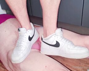 Footpigcrusher aka footpigcrusher OnlyFans Video 7009