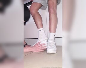 Footpigcrusher aka footpigcrusher OnlyFans - A sock sniffer with devotion