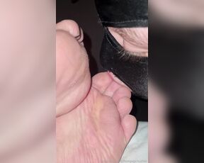 Footpigcrusher aka footpigcrusher OnlyFans - Close up toe sniffing