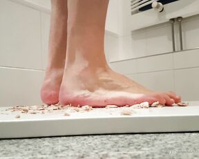 Footpigcrusher aka footpigcrusher OnlyFans - Stomping mushrooms with my bare feet and jumping on them Any stomping crushing wishes