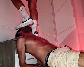 Footpigcrusher aka footpigcrusher OnlyFans - Bent head trampling and jumping in Nike AF1, nasty white Nike sox and with smelly naked