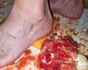 Footpigcrusher aka footpigcrusher OnlyFans - Crushing together 58  Bro smashes a grapefruit under his naked soles