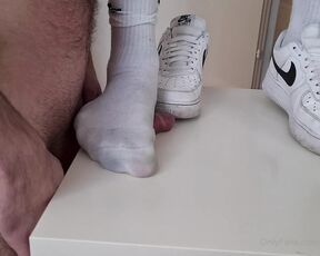 Footpigcrusher aka footpigcrusher OnlyFans - Crushing his cock on the table under my AF1s , under my nasty white socks