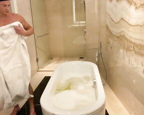 Ruslan Angelo aka ruslanangelo OnlyFans - Bathroom play at bali