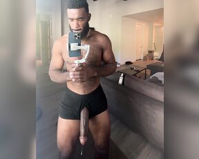 Marshall Price aka officialgreysweatsking - 10-24-2024 OnlyFans Video - Making that nut drip